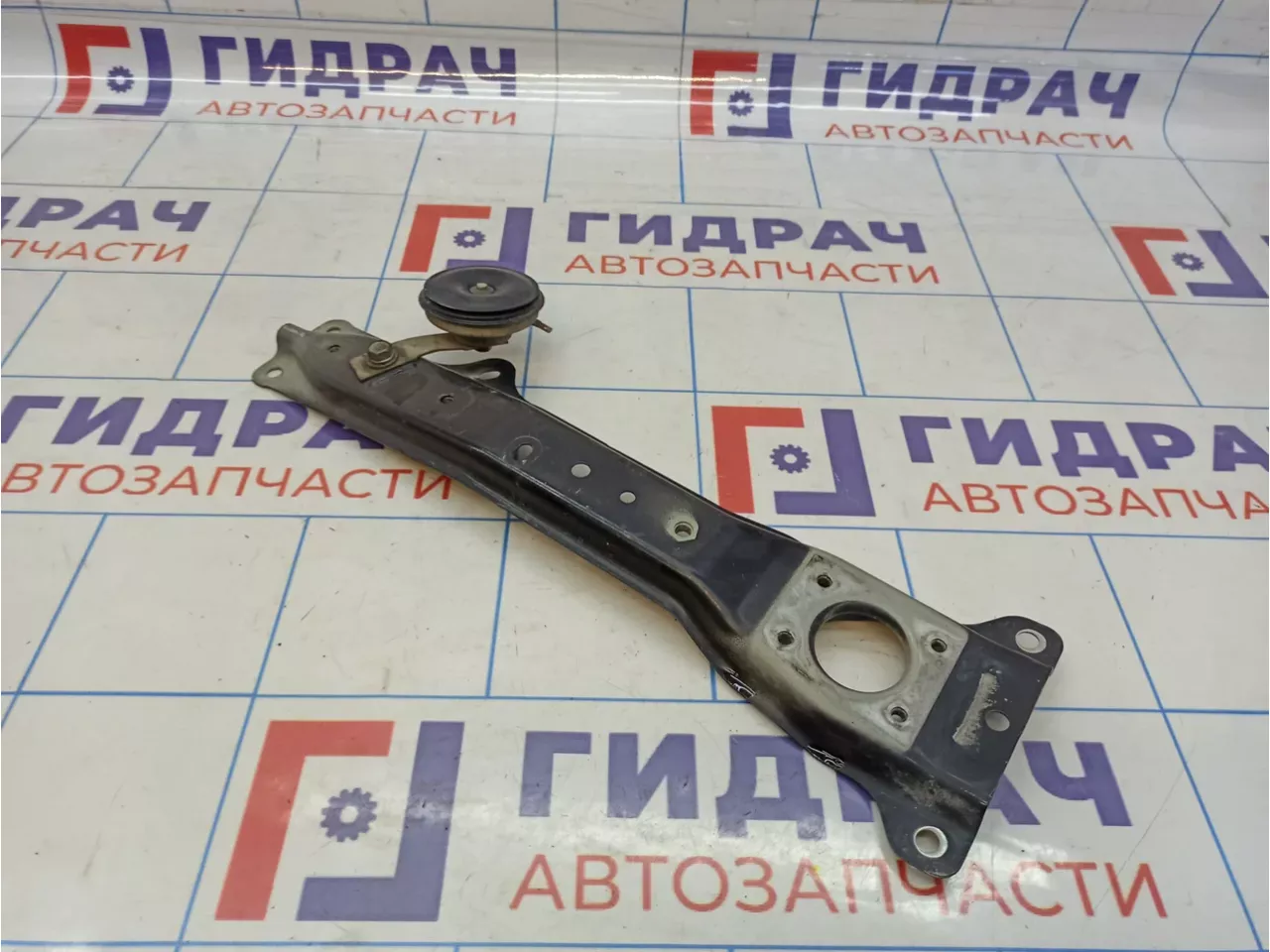 Кронштейн замка капота Mitsubishi Pajero (V90) 5908A082